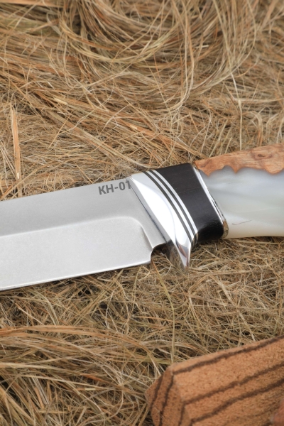 Нож Странник КН-01 рукоять черный граб карельская береза акрил белый