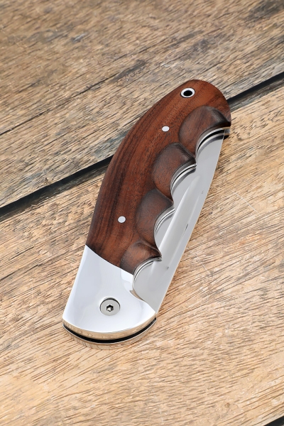 Складной нож 