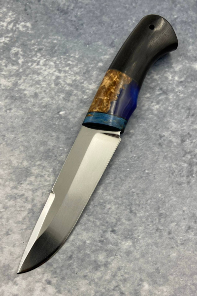 Нож "Оса" сталь х12мф, рукоять гибрид: черный граб, стабилизированная карельская береза янтарь и акрил синий (распродажа)