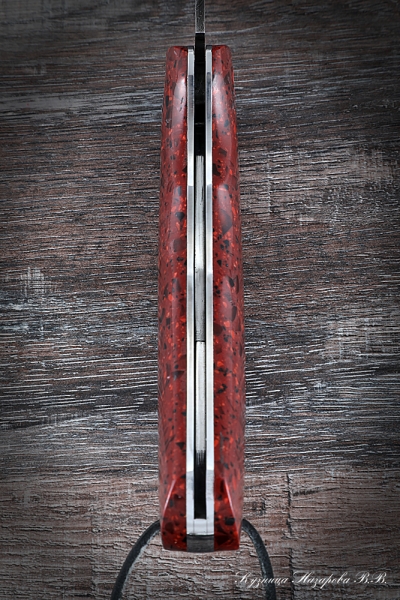 Folding knife Taiga steel damascus lining Acrylic red