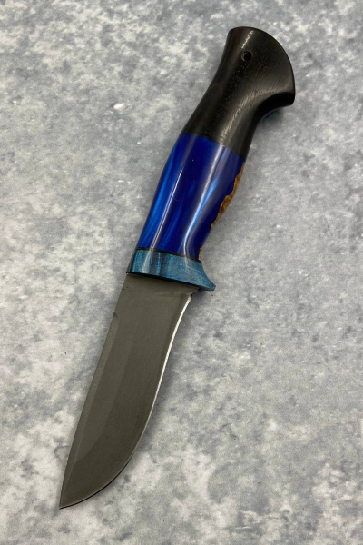 Нож "Кречет" сталь х12мф, рукоять гибрид: черный граб, стабилизированная карельская береза янтарь и акрил синий (распродажа)