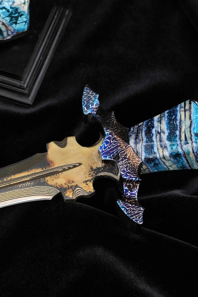 Exclusive knife Fang Damascus in laminate, Damascus handle with bluing, mammoth teeth