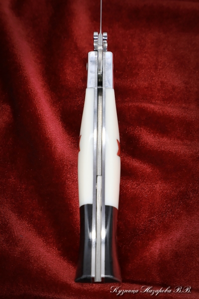 Нож Финка НКВД складная сталь 95Х18 накладки акрил белый+черный с красной звездой