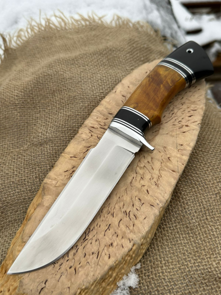 Нож &quot;Охотник&quot; сталь х12мф , рукоять карельская береза янтарь (распродажа) 