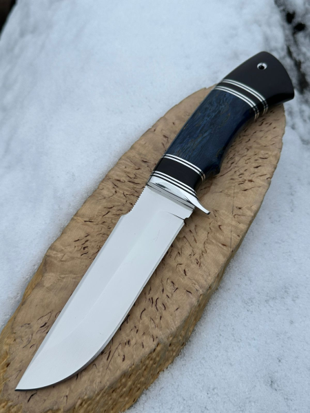 Нож &quot;Охотник&quot; сталь х12мф , рукоять карельская береза синяя (распродажа) 