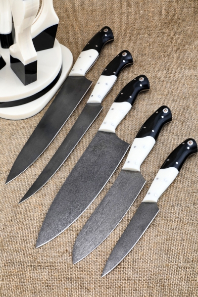 Set of 5 knives Chef, steel X12MF combined acrylic on a rotating stand